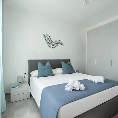 شقة Sea View Terrace - Free Parking - Modern For 4 Guests