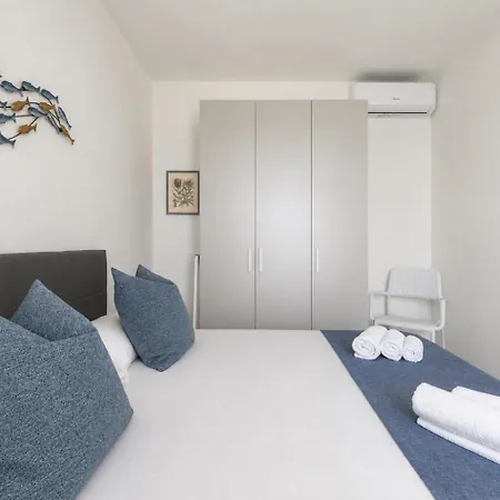 Daire Sea View Terrace - Free Parking - Modern For 4 Guests *