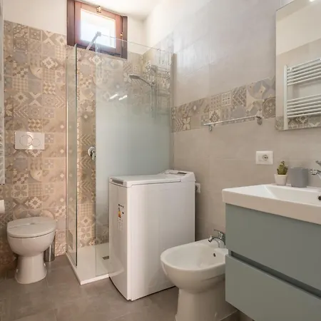 Daire Sea View Terrace - Free Parking - Modern For 4 Guests